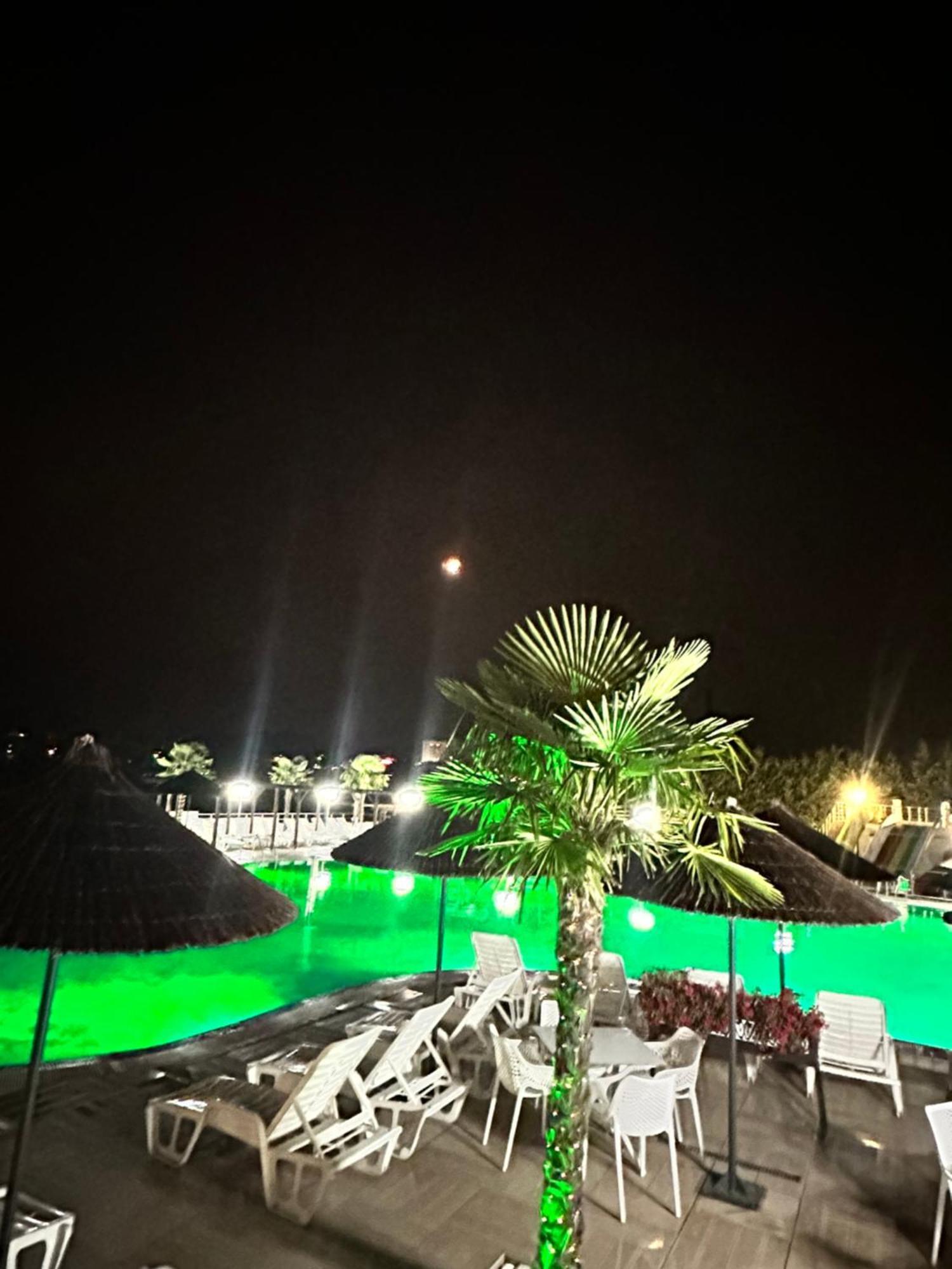 Hotel Aqua Kurdzhali Ngoại thất bức ảnh