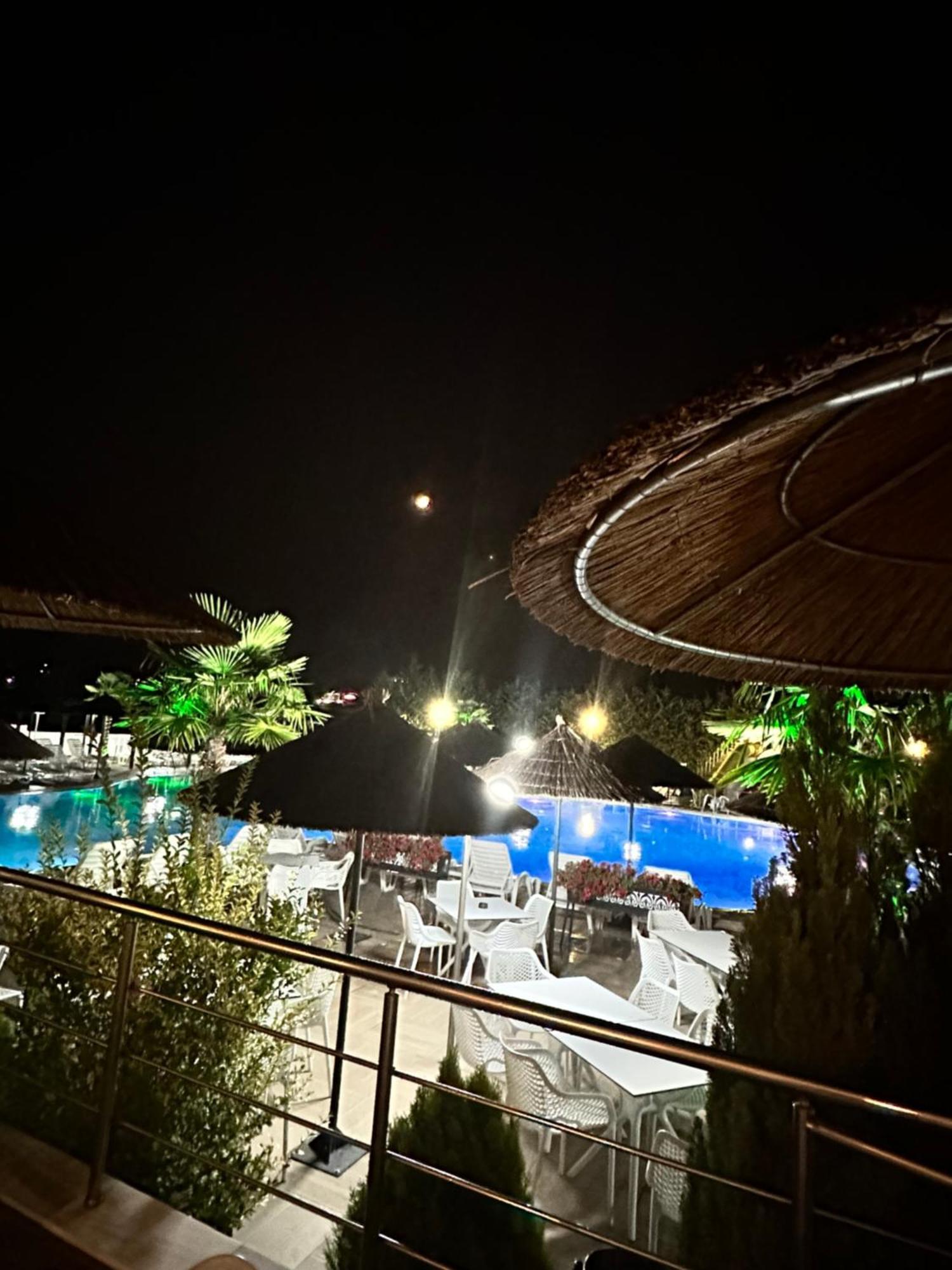 Hotel Aqua Kurdzhali Ngoại thất bức ảnh