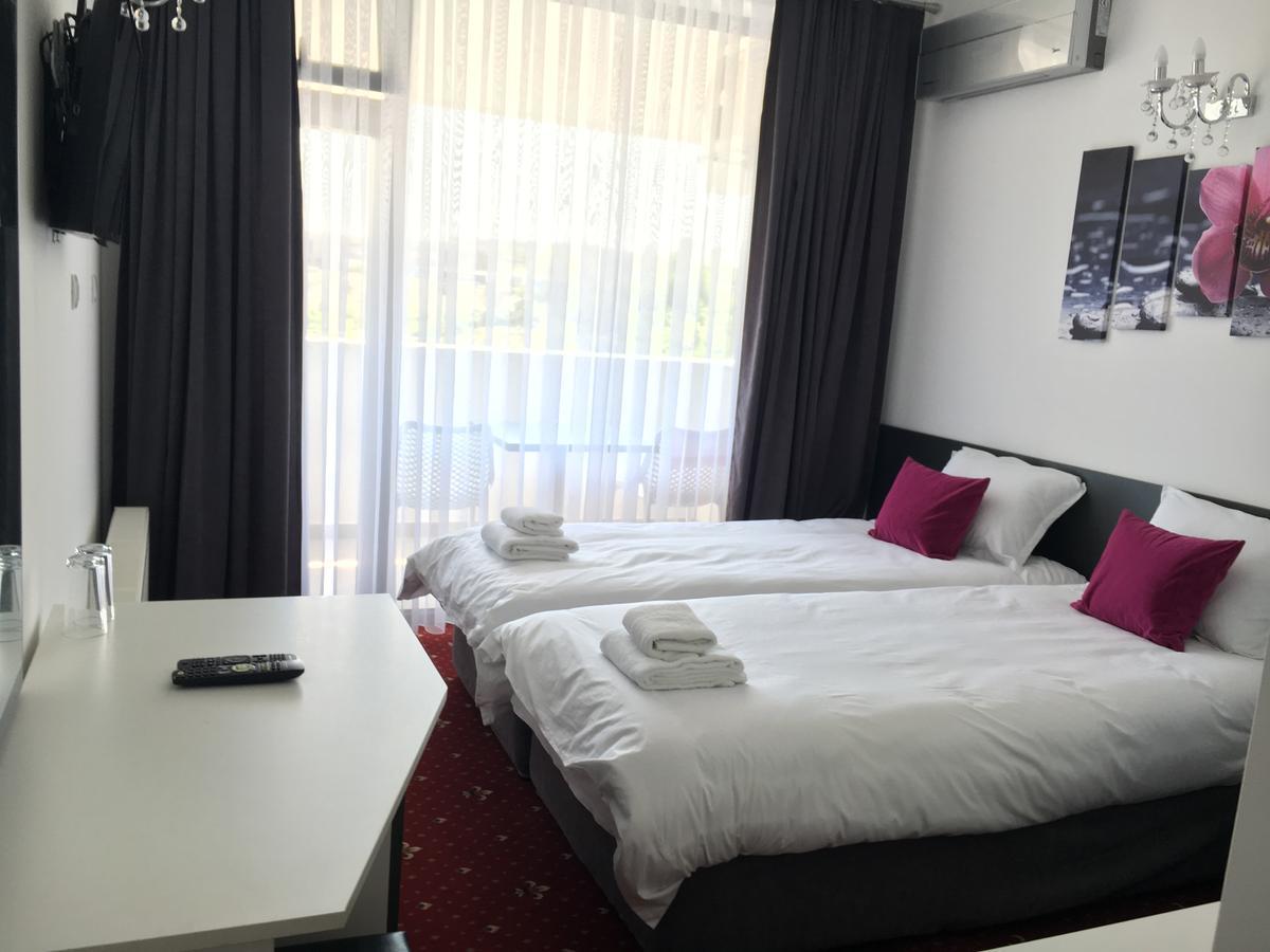 Hotel Aqua Kurdzhali Ngoại thất bức ảnh