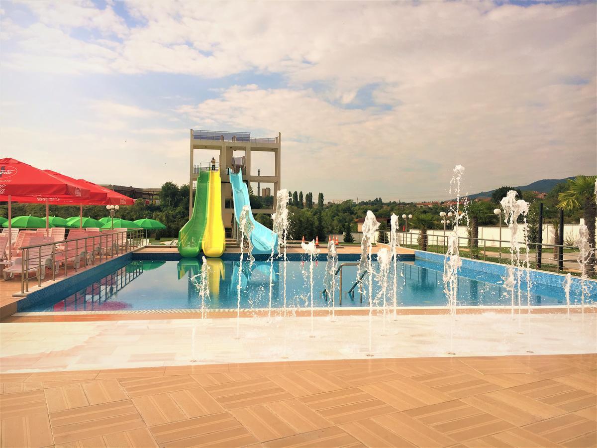 Hotel Aqua Kurdzhali Ngoại thất bức ảnh